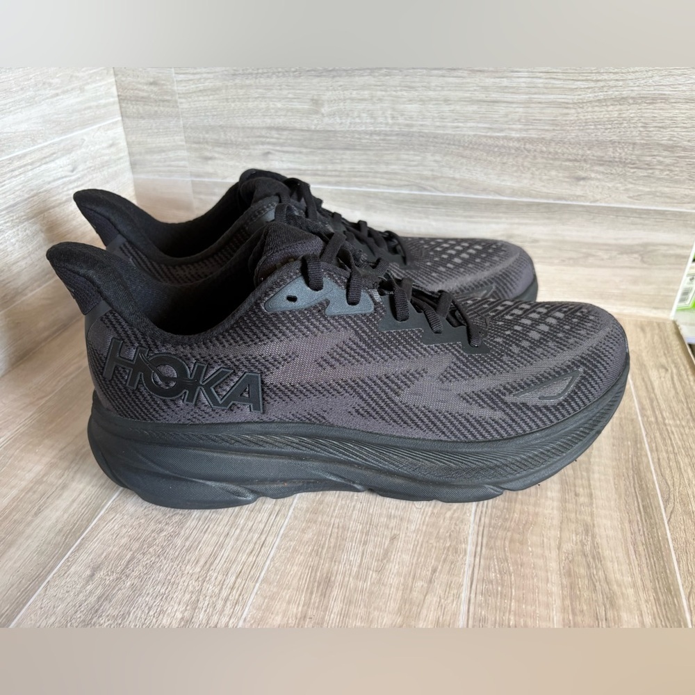 Hoka One One Clifton 9 Running Shoes Men’s Size 10.5D Triple Black 1127895 BBLC